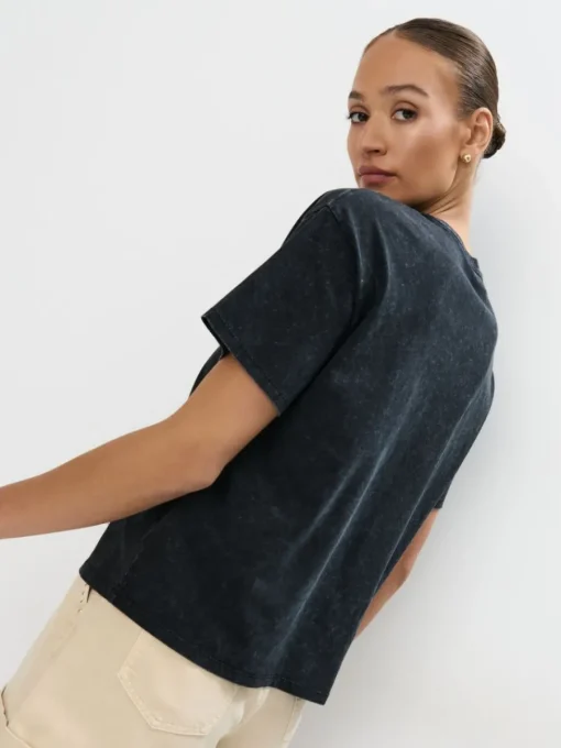 T-shirts, Tops>MOHITO Baumwoll-T-Shirt mit Print Grau