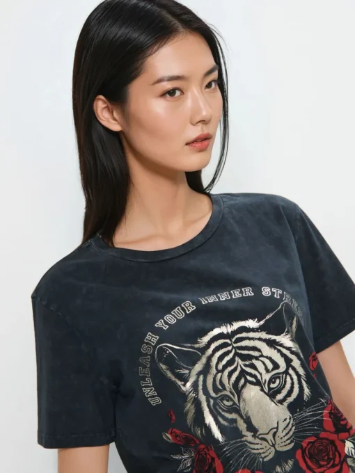 T-shirts, Tops>MOHITO Baumwoll-T-Shirt mit Print Schwarz
