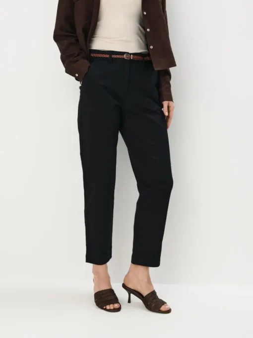 Hosen>MOHITO Chinohose mit Gürtel Schwarz