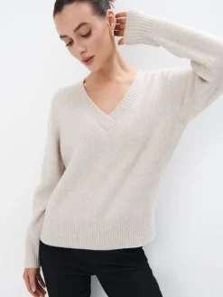Pullover>MOHITO farbener Pullover mit V-Ausschnitt Creme