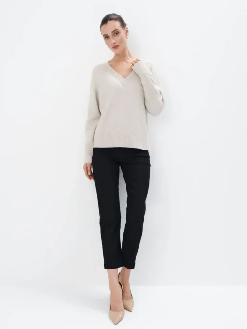 Pullover>MOHITO farbener Pullover mit V-Ausschnitt Creme