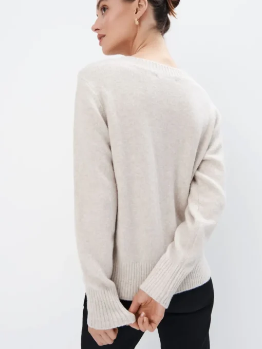 Pullover>MOHITO farbener Pullover mit V-Ausschnitt Creme