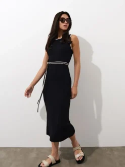 Coming Soon!>MOHITO Figurbetontes Midikleid Schwarz