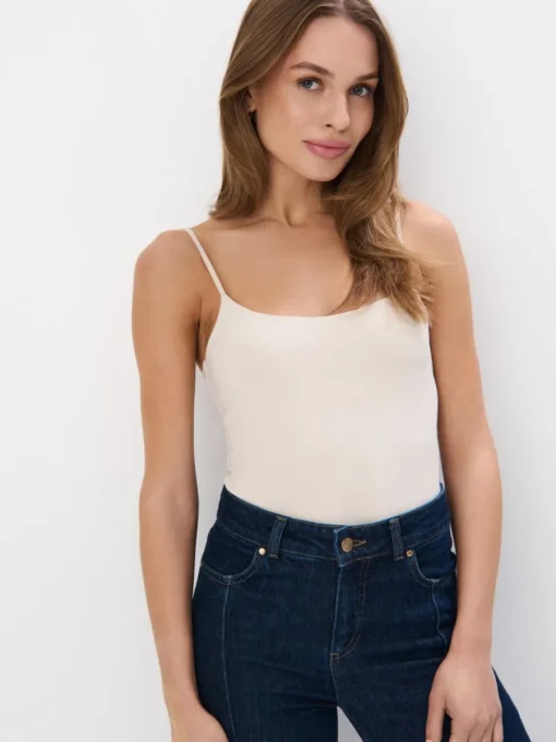 T-shirts, Tops>MOHITO Figurbetontes Top Beige