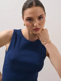 T-shirts, Tops></noscript>MOHITO Figurbetontes Top Navy