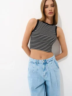 T-shirts, Tops>MOHITO Figurbetontes Top Schwarz