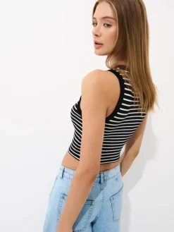 T-shirts, Tops></noscript>MOHITO Figurbetontes Top Schwarz