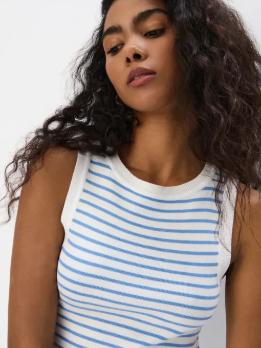 T-shirts, Tops>MOHITO Figurbetontes Top Blau