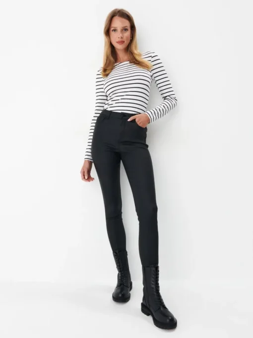 Jeans>MOHITO Gewachste Hose Schwarz