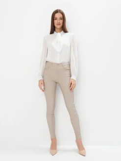 Jeans>MOHITO Gewachste Hose im Skinny-Fit Beige