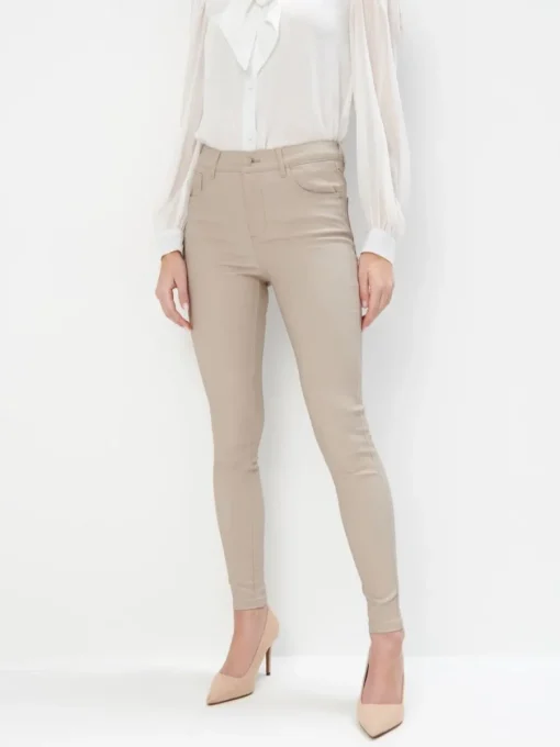Jeans>MOHITO Gewachste Hose im Skinny-Fit Beige