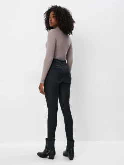Jeans></noscript>MOHITO Gewachste Hose im Skinny-Fit Schwarz