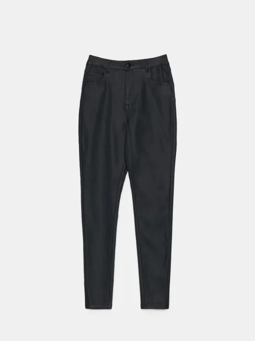 Jeans>MOHITO Gewachste Hose im Skinny-Fit Schwarz