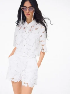 Blusen, Hemden>MOHITO Hemdbluse mit Stickereidetail Creme