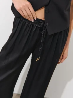 Hosen></noscript>MOHITO Hose aus Viskose Schwarz