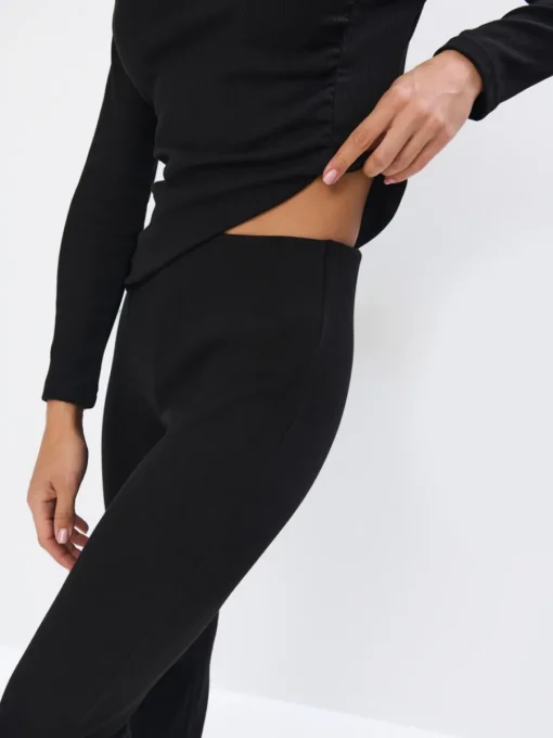 Hosen>MOHITO Hose im Flare-Fit Schwarz