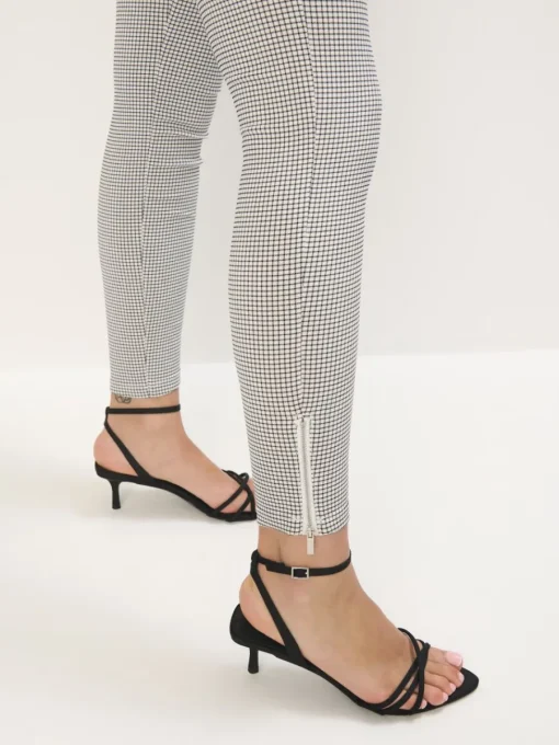 Hosen>MOHITO Hose im Skinny-Fit Schwarz