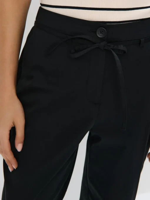 Am Häufigsten Ausgewählt|Hosen>MOHITO Hose mit Bindedetail Schwarz