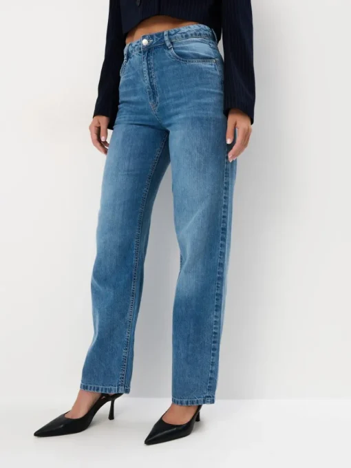 Jeans>MOHITO Jeans im Straight-Fit Blau