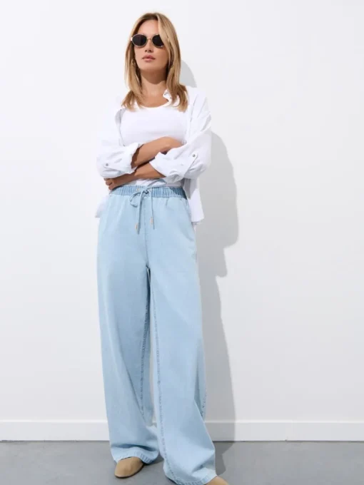 Jeans>MOHITO Jeans mit weitem Bein Blau
