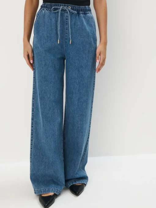 Jeans>MOHITO Jeans mit weitem Bein Blau