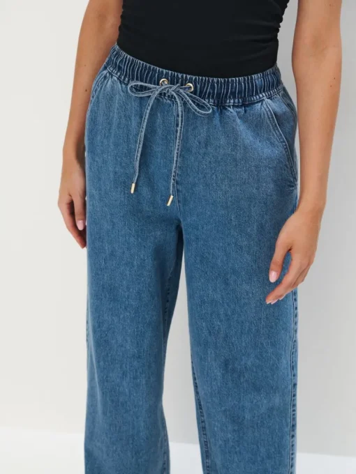 Jeans>MOHITO Jeans mit weitem Bein Blau