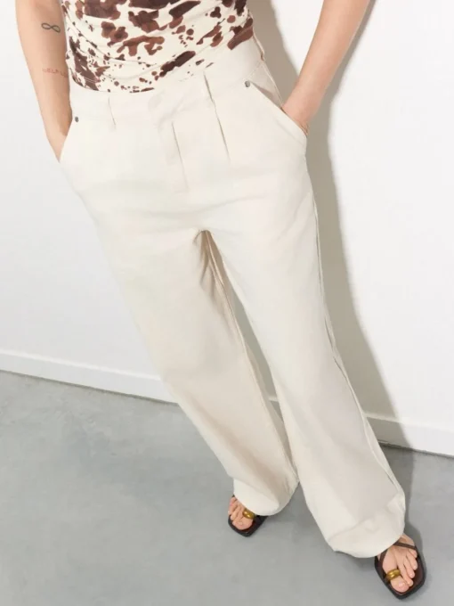 Jeans>MOHITO Jeans mit weitem Bein Creme