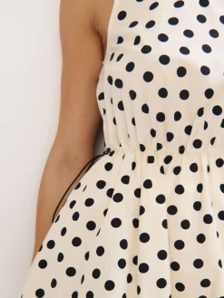 Frühlingskleider|Kleider, Overalls></noscript>MOHITO Minikleid Schwarz