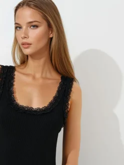 Coming Soon!></noscript>MOHITO Minikleid mit Trägern Schwarz