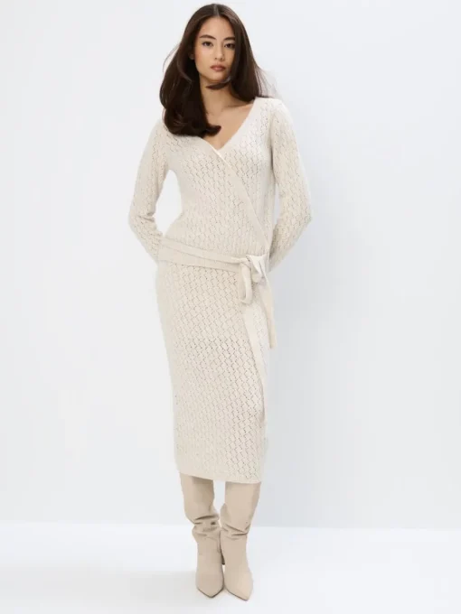Pullover>MOHITO Pullover mit Umschlagausschnitt Nude
