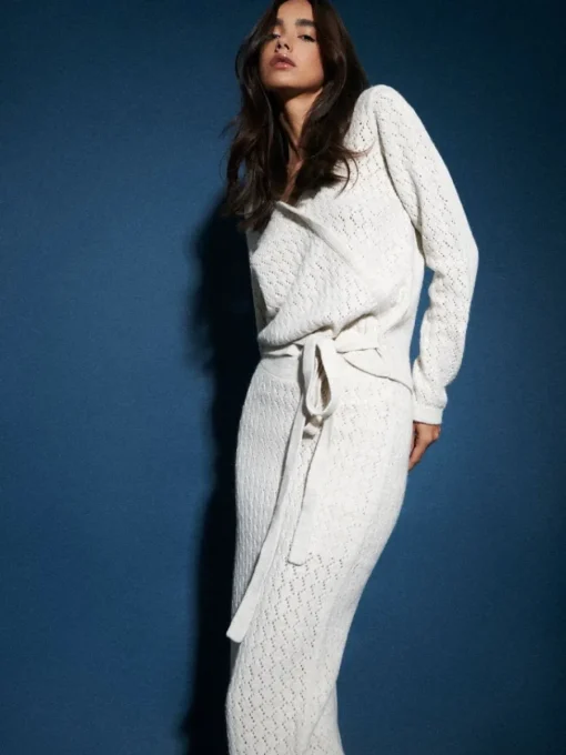 Pullover>MOHITO Pullover mit Umschlagausschnitt Nude
