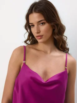 T-shirts, Tops></noscript>MOHITO Satintop Lila