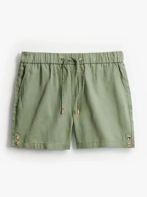 Shorts>MOHITO Shorts Grün