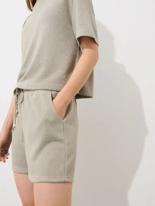 Sets|Shorts>MOHITO Shorts Grün