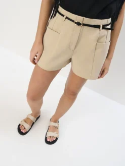 Shorts>MOHITO Shorts mit Gürtel Beige