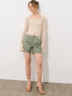 Shorts>MOHITO Shorts mit Gürtel Grün