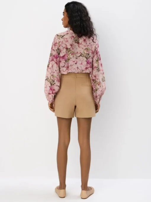 Shorts>MOHITO Shorts mit Zierknöpfen Beige