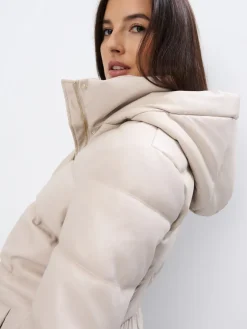 Jacken, Mäntel></noscript>MOHITO Steppjacke Creme