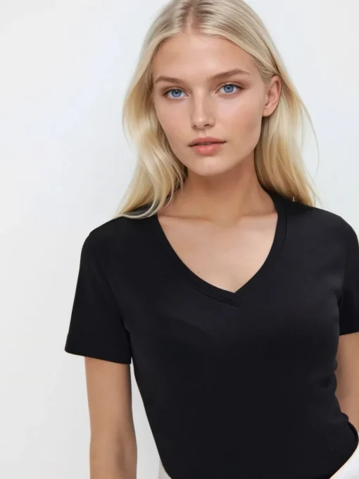 T-shirts, Tops>MOHITO T- Shirt mit V-Ausschnitt Schwarz