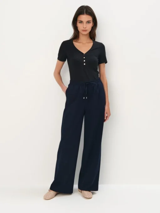 T-shirts, Tops>MOHITO T- Shirt mit V-Ausschnitt Schwarz