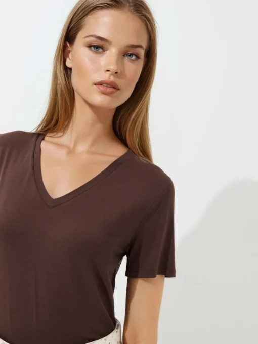T-shirts, Tops>MOHITO T- Shirt mit V-Ausschnitt Braun