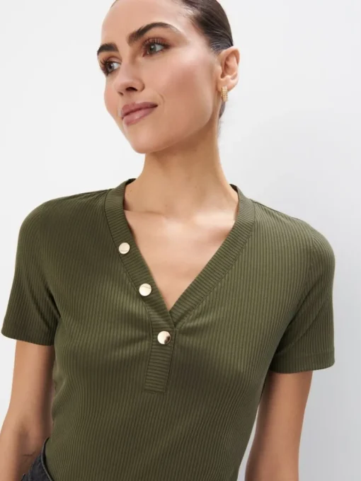 T-shirts, Tops>MOHITO T- Shirt mit V-Ausschnitt Grün