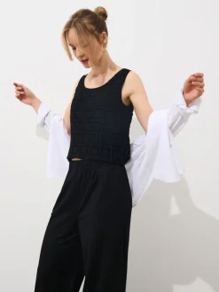 T-shirts, Tops>MOHITO Top mit Lochmuster Schwarz