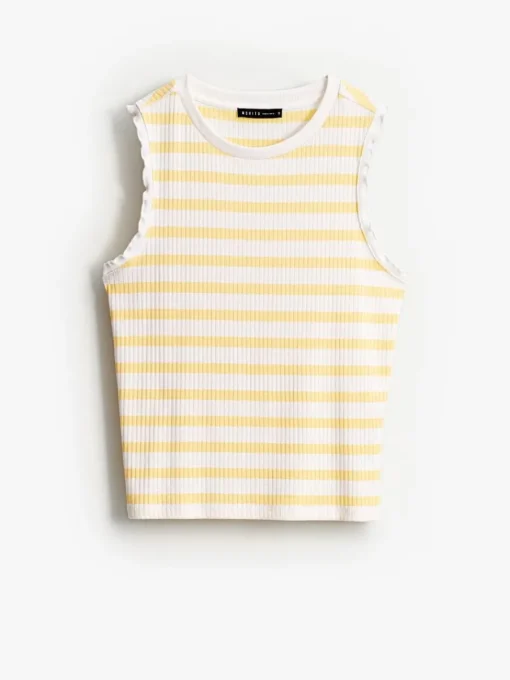 T-shirts, Tops>MOHITO Top mit Streifen Hellgelb