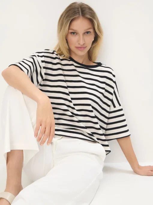 T-shirts, Tops>MOHITO T-Shirt Creme