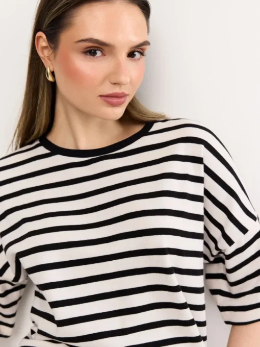 T-shirts, Tops>MOHITO T-Shirt Creme
