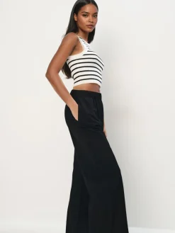 Hosen></noscript>MOHITO Wide leg trousers Schwarz