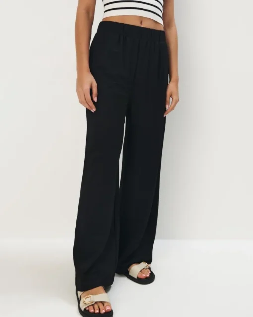 Hosen>MOHITO Wide leg trousers Schwarz